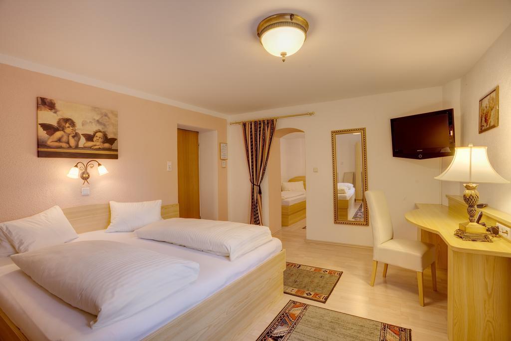 Cityhotel Schwarzer Baer Инсбрук Номер фото