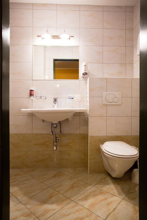 Cityhotel Schwarzer Baer Инсбрук Номер фото